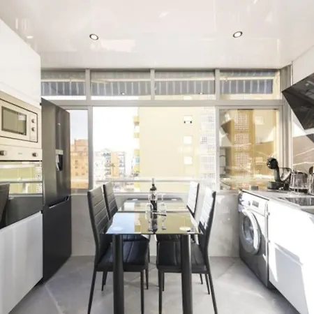 True Colours , Center By Namaste Elite Apartamento