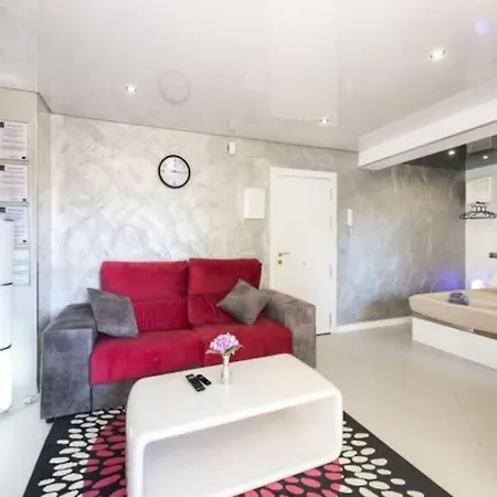 True Colours , Center By Namaste Elite Apartamento