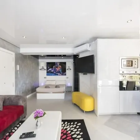 True Colours , Center By Namaste Elite شقة *