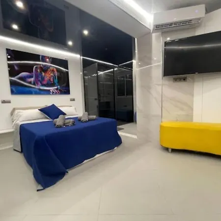 True Colours , Center By Namaste Elite * Torremolinos